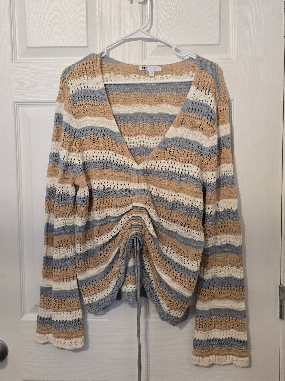 NWOT DR2 V-Neck Ruched Crochet Sweater - Beige, Blue & White